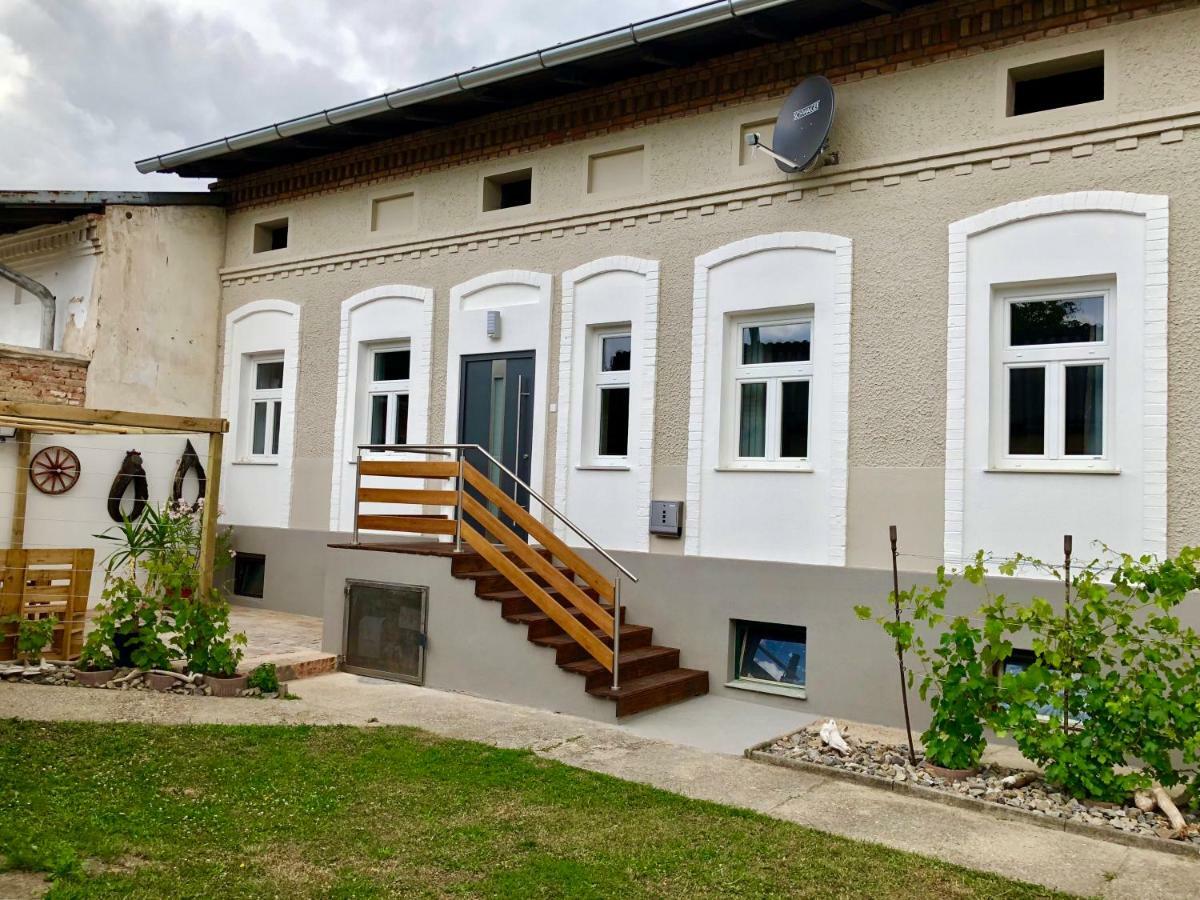 Апартаменты Riesling House Laa Ла-ан-дер-Тайя Экстерьер фото